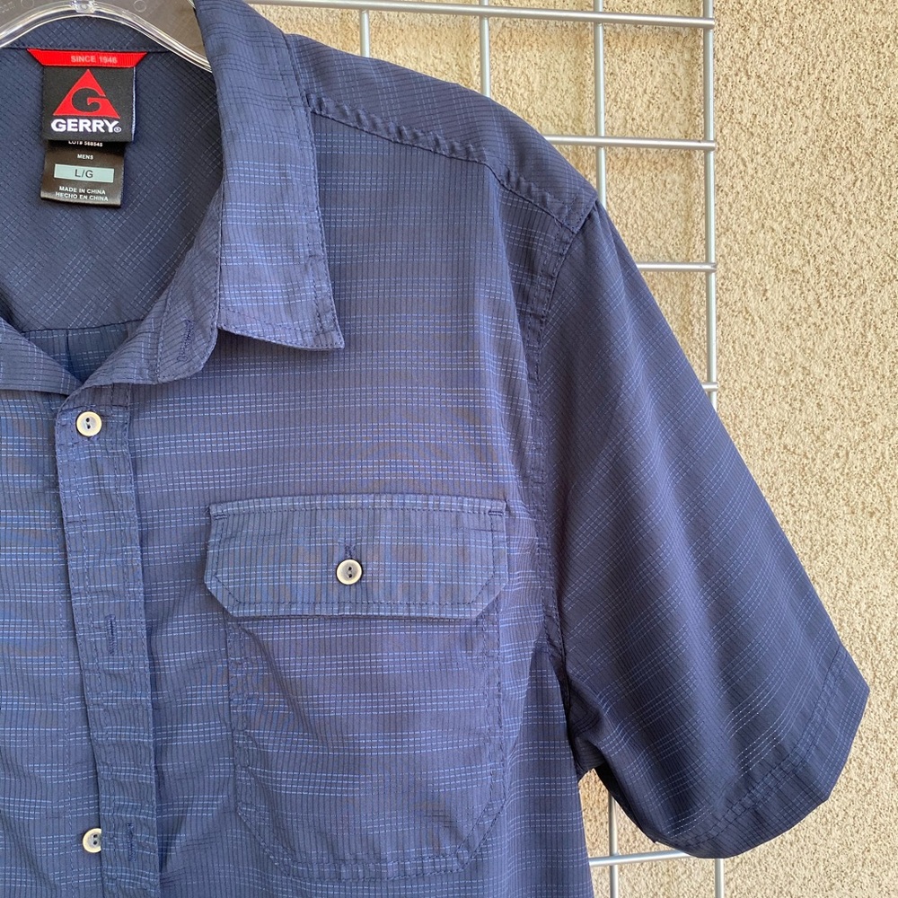 Men's Blue Pattern Button-Down Short-Sleeve Shirt - Picture 4 of 7